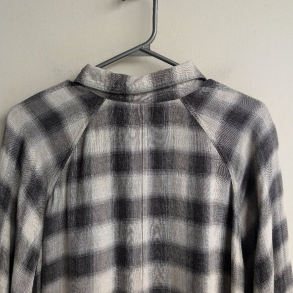 Aritzia Wilfred Boyfriend Plaid Button-Up Shirt - Picture 8 of 9
